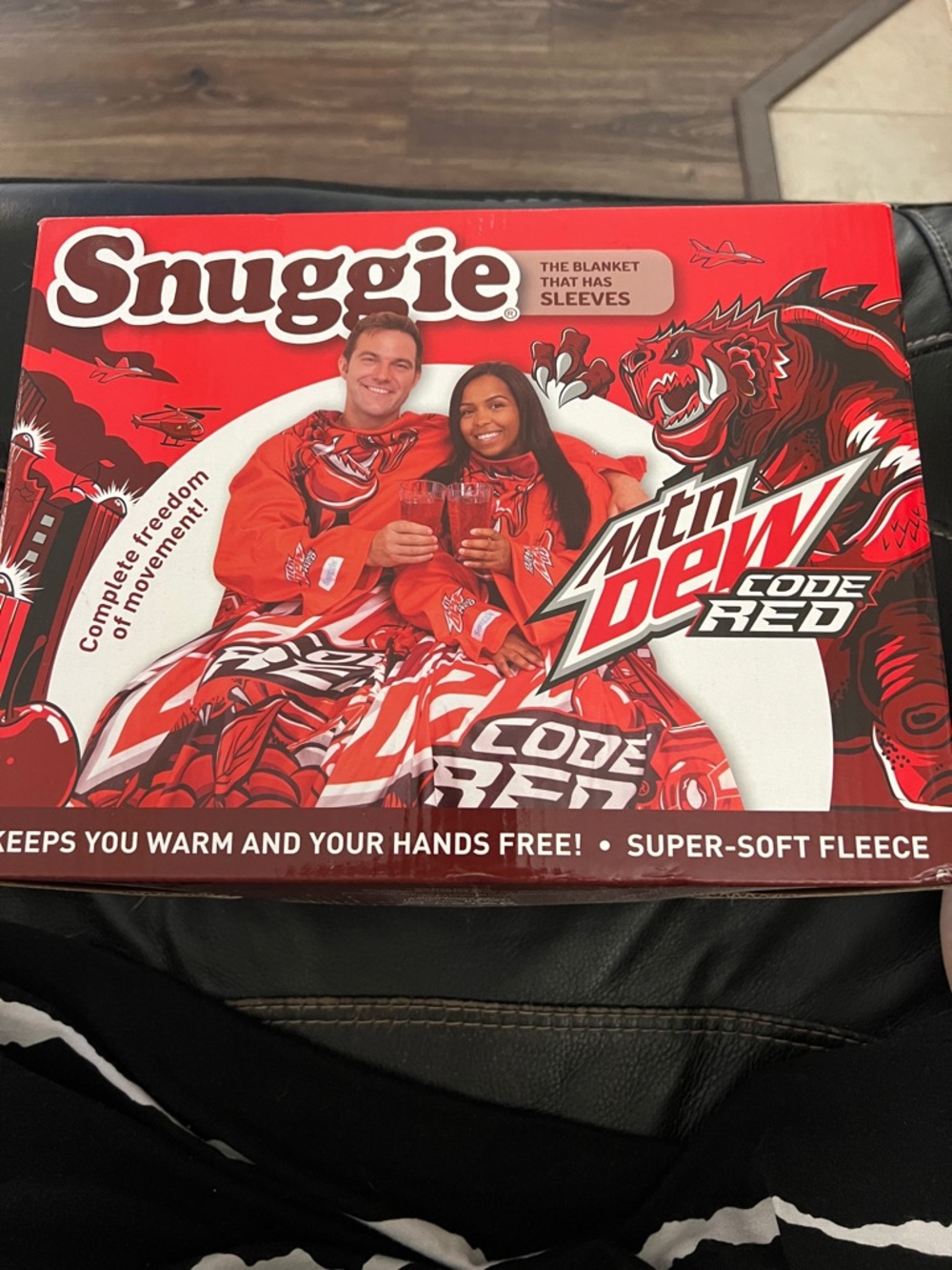 Snuggie Mountain Dew Code Red Sleeve Blanket - Red Graphic (NWOT)